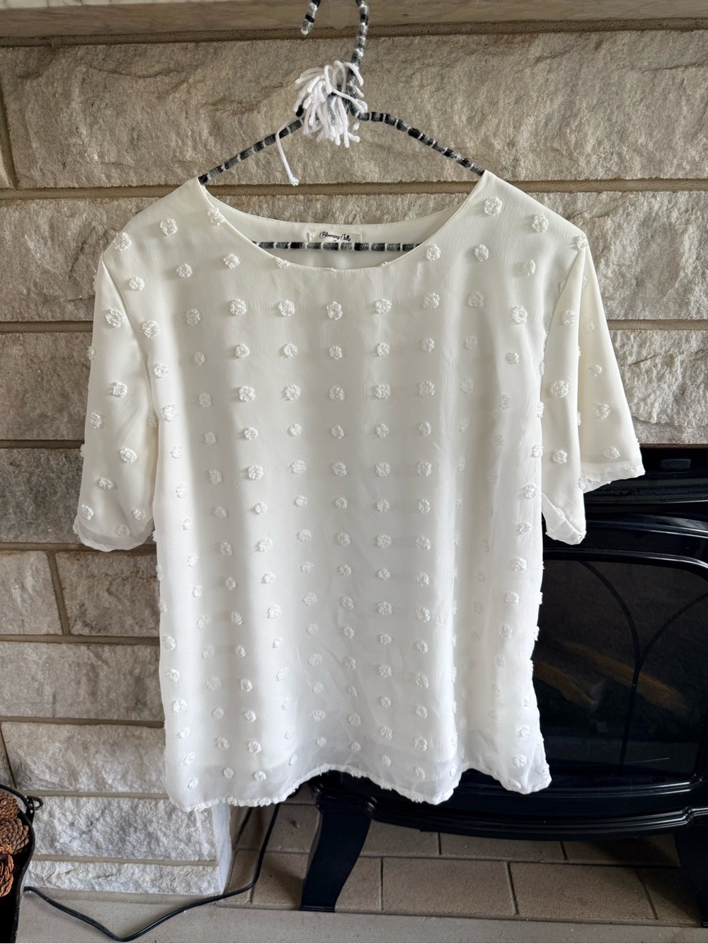 *5 for $45* Blooming Jelly White Textured Blouse Short Sleeve Medium